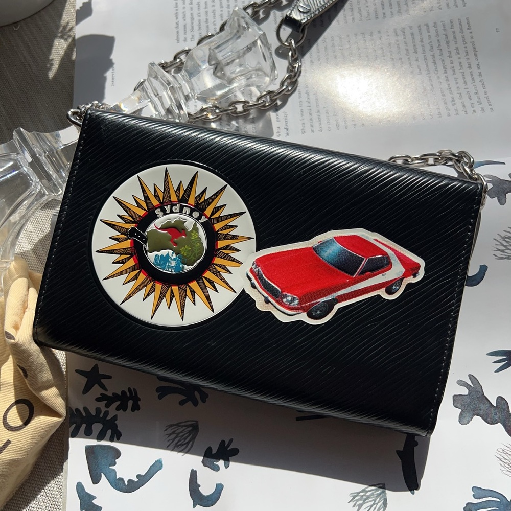 Louis Vuitton Twist Chain Wallet - Picture 3 of 8